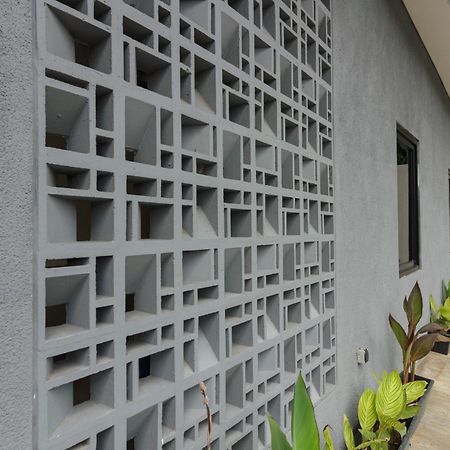 Reddoorz Near Puri Indah Mall Джакарта Екстериор снимка