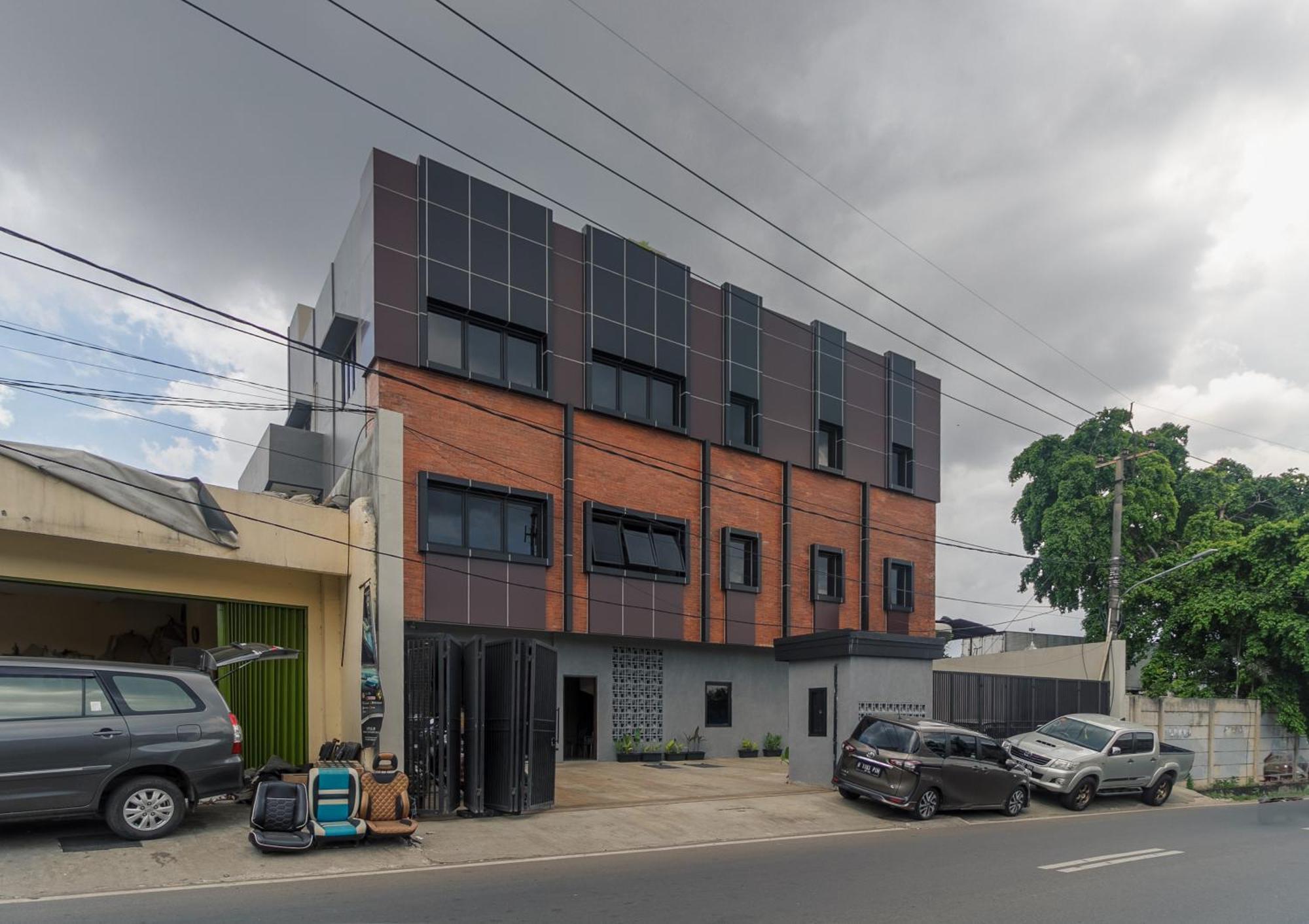 Reddoorz Near Puri Indah Mall Джакарта Екстериор снимка